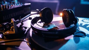 Los seres humanos ya no pueden distinguir la música generada por la IA de la real, según una encuesta