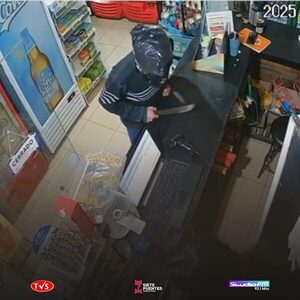 CORONEL BOGADO: ASALTANTE CON MACHETE ROBA UN MILLÓN DE GUARANÍES EN UNA BODEGA - «TVS DIGITAL»