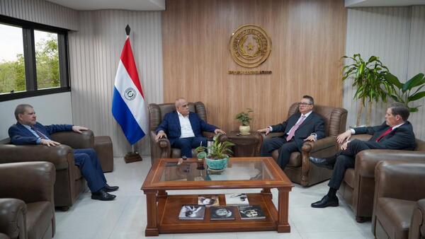 Una comitiva de senadores cartistas, encabezada por Bachi Núñez, viajará a Estados Unidos