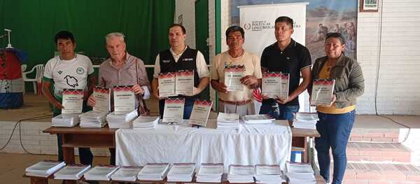 El pueblo Ayoreo celebra entrega de su diccionario y gramática bilingüe, símbolo de identidad y resistencia cultural