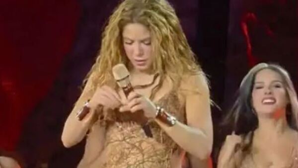 Percance de Shakira durante su concierto en Quito, Ecuador