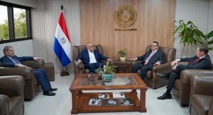 Senadores cartistas viajan a EE.UU. por agenda diplomática