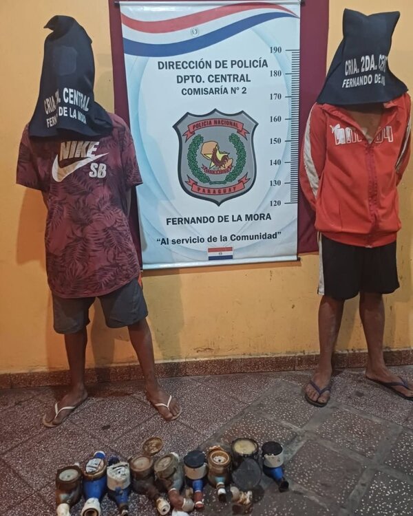 Aprehenden a dos hombres por robo de medidores de agua en Fernando de la Mora