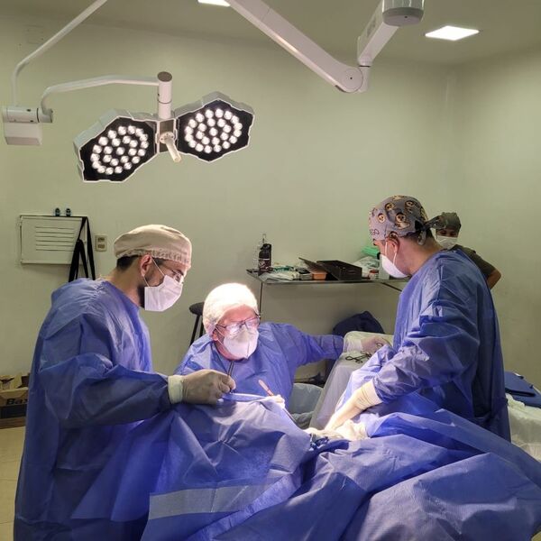 Clínicas prepara jornadas gratuitas de cirugía de hernia inguinal - trece