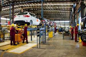 La maquila exhibe una balanza favorable, así como la mayor participación femenina en el empleo  - Negocios - ABC Color