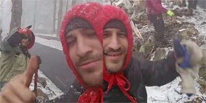 Popular / (VIDEO) ¡Oipiro! Paraguayito muestra cómo se gana la vida moviendo piedras bajo la nieve