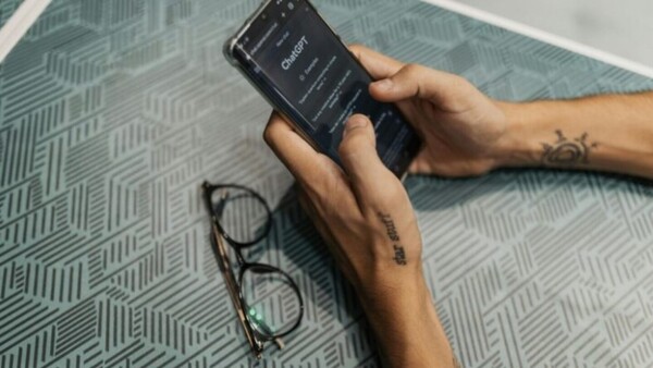 Conversación con ChatGPT terminó en tragedia: falleció un joven de 23 años y sus padres denunciaron