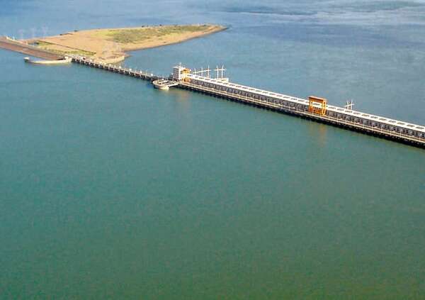 Yacyretá producirá menos electricidad este año - Economía - ABC Color