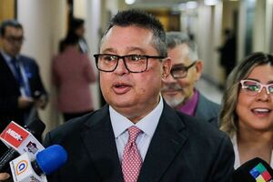 Delegación paraguaya viaja a EEUU con Gustavo Leite