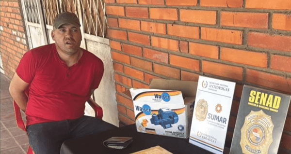 Un suboficial de la policía nacional detenido con kilos de cocaína en Mariano Roque Alonso - Noticiero Paraguay