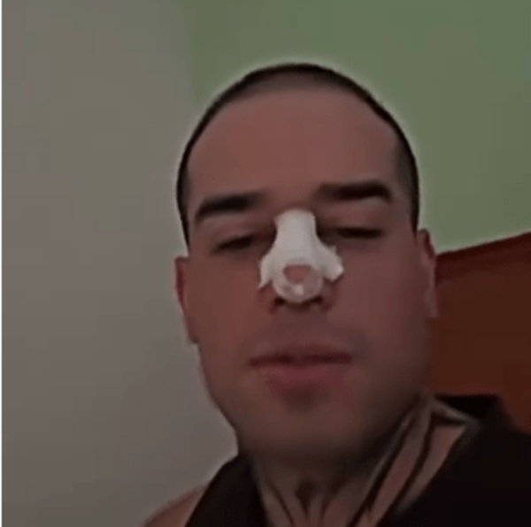 Influencer «mocaccino» es criticado por tratar de «pobre» a padre de un niño con  TEA