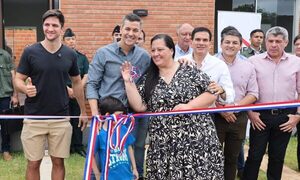 Presidente Santiago Peña anuncia aumento de monto de crédito para Che Róga Porá y acceso al programa para paraguayos en el exterior.