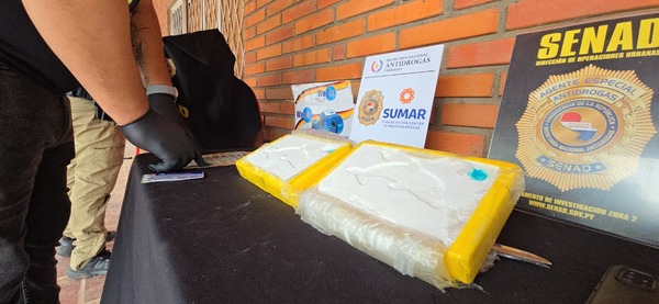 Policía cayó con más de 2 kilos de cocaína