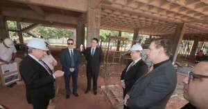 La Nación / Ministros de Corte verificaron avances de la futura sede judicial de J. Augusto Saldívar