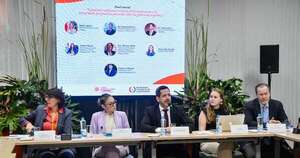 La Nación / Latorre destaca el papel de la juventud y la IA en la era de la nueva gobernanza