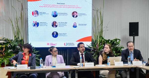 La Nación / Latorre destaca el papel de la juventud y la IA en la era de la nueva gobernanza