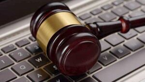 Popular / Senabico subasta desde cacerolas hasta camionetazas