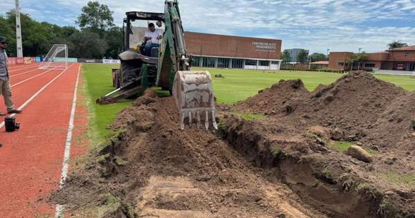 La Nación / Construyen cancha en Carde de Ypané