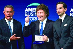  Inflación de Argentina Sube a 2,3%, Mayor desde Abril