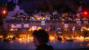 Campanas de Notre Dame y de iglesias de París repicarán en homenaje a víctimas del 13N