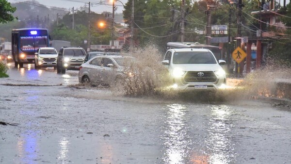 Jueves con lluvias y humedad del 98%