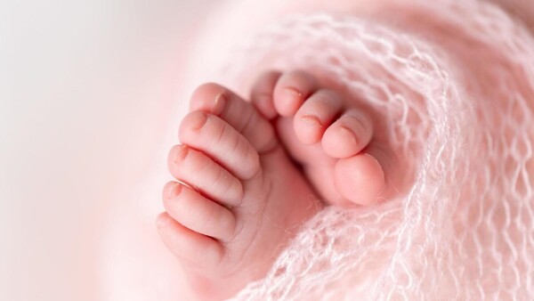 Fiscalía investiga muerte de bebé que estaba al cuidado de una niña de 11 años