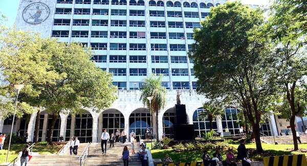 Senado elimina rotación y reimpone feudos a la Corte - Política - ABC Color