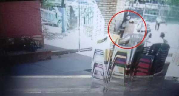 Popular / Una madre tarova agredió y amenazó a un alumnito de 10 años