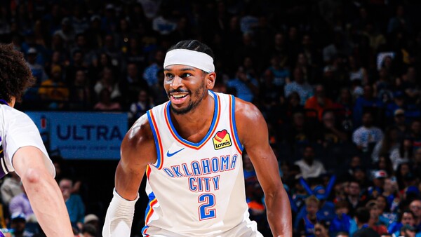 Los Lakers se estrellan en Oklahoma