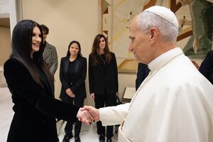 El Papa se reúne con Laura Pausini y confiesa ser fan de su música - Portal Digital Cáritas Universidad Católica