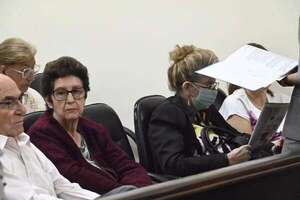 Ordenan captura de docente condenada por desfalco a la Aso de Funcionarios Públicos  - Nacionales - ABC Color