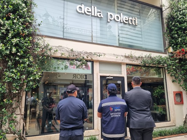 DNIT controla 4 locales de venta de mercaderías de lujo por posible evasión y contrabando