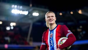 Haaland y Sorloth acercan a Noruega al Mundial