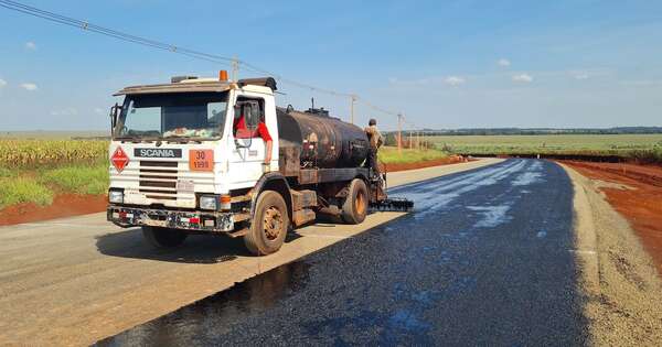 La Nación / Mbaracayú: 75 % de pavimento habilitado y nueva balsa duplican paso de camiones en Puerto Indio