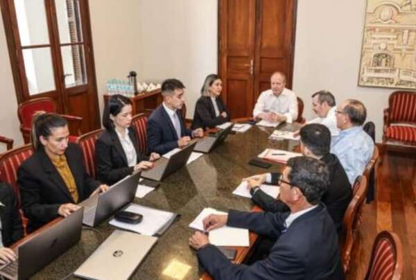 Se presentaron 18 postulaciones para terna de candidatos a superintendente de Jubilaciones - Economía - ABC Color