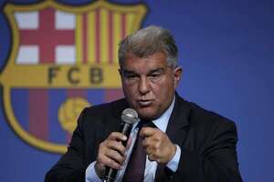 Laporta asegura que Messi “debería tener una estatua” en el nuevo Camp Nou - Fútbol Internacional - ABC Color