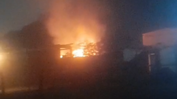 Vivienda fue totalmente consumida por el fuego en zona del Cerro Lambaré