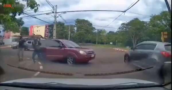 Diario HOY | CDE: funcionario sale ileso de un intento de asalto por parte de hombres armados