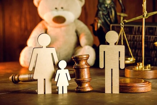 Justicia reconoce por primera vez el costo de crianza en juicio por asistencia alimenticia - PDS RADIO Y TV