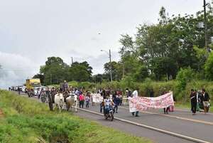 Desmantelan equipos de un puesto de salud que funcionaba en una casa particular y los trasladan a su local propio, que se encuentra en pésimo estado - Nacionales - ABC Color