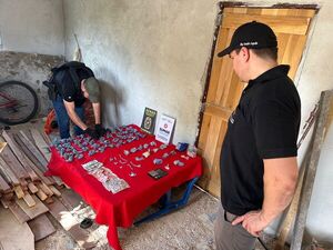 Popular / Desbaratan punto de acopio y venta de drogas en Vallemí