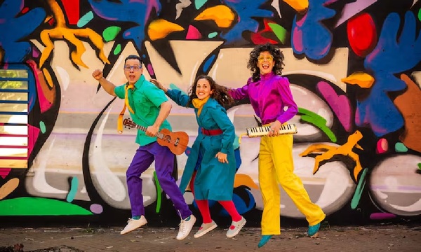 El trío Piruvá crea canciones que unen a generaciones en un mismo escenario, en Asunción - OviedoPress