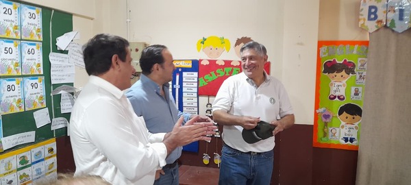 Ministro de Educación recorrió escuelas públicas de Encarnación