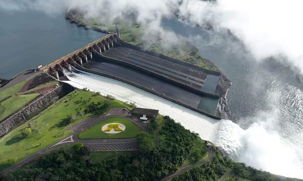 Apertura de compuertas en Itaipú genera nuevamente un imponente espectáculo acuático - OviedoPress