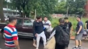 Motobolt le partió la ceja por defender a su profe