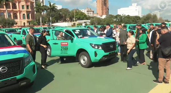 ANDE refuerza su flota con 50 nuevos vehículos para acercar energía a todo el país - ADN Digital