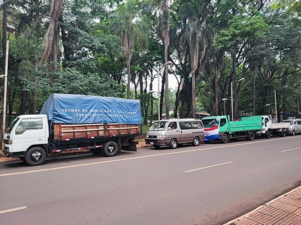 Camiones de mediano porte quedan fuera del servicio del transporte fronterizo