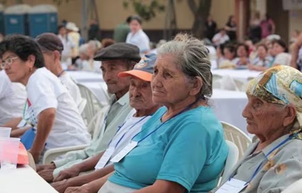 No hay aguinaldo en el programa Adultos Mayores: explican por qué