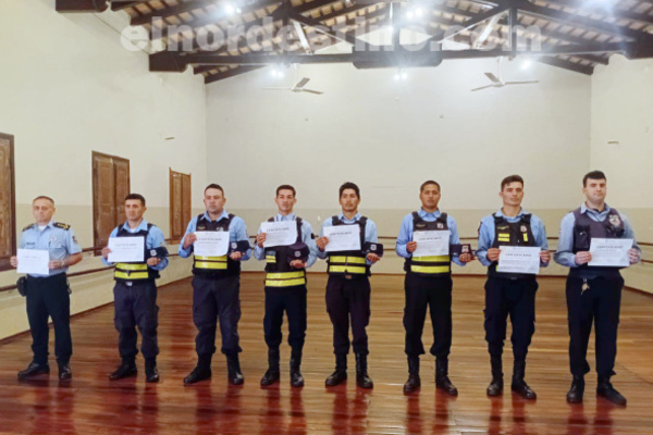 Terminó la capacitación y entregan certificados a nuevos agentes de la Policía Municipal de Tránsito de Pedro Juan Caballero  - El Nordestino