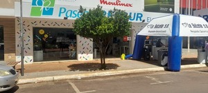 Paseo Repsur realiza jornada de ofertas y demostraciones con La Yuteña